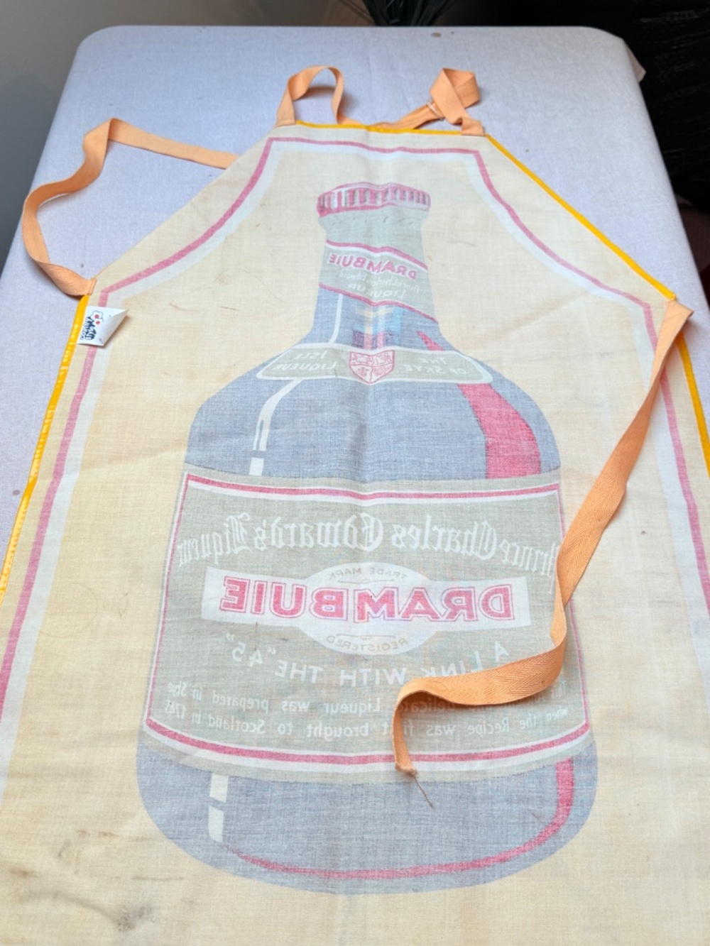 Vintage Pier One Drambuie Plastic Bar Apron New With Tags NWT - Picture 4 of 9
